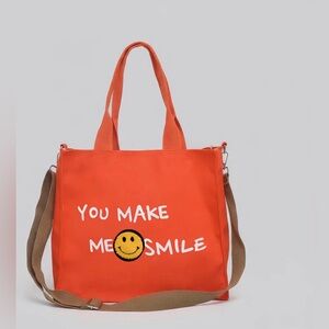 You make me smile cargo tote